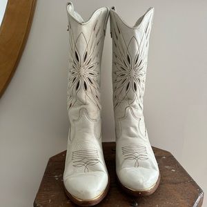 Vintage women’s dingo cowboy boots